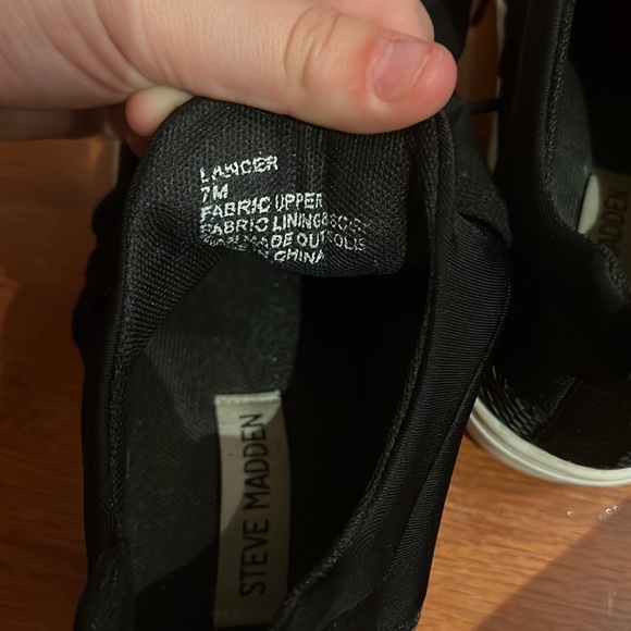 Steve Madden trendy sneaker - Picture 5 of 6